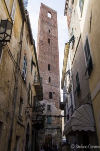 Noli - Via Cristoforo Colombo e Torre dei Quattro Canti