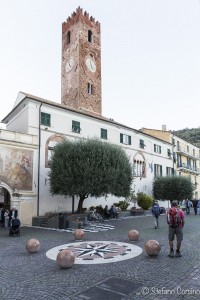 Noli - Area pedonale e torre del comune