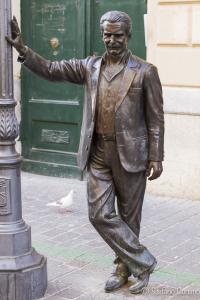 Porto Empedocle - Statua del commissario Montalbano