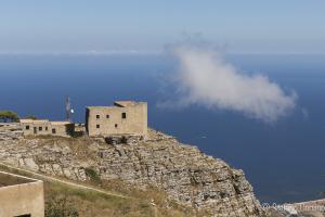 Erice - Quartiere spagnolo con nuvola